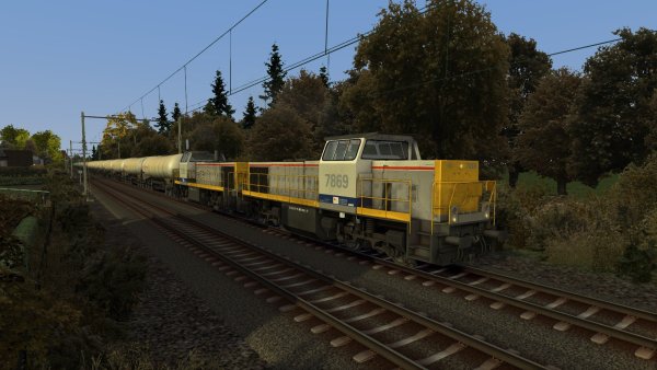 2x HLR 77 locs met keteltrein onderweg naar Roosendaal