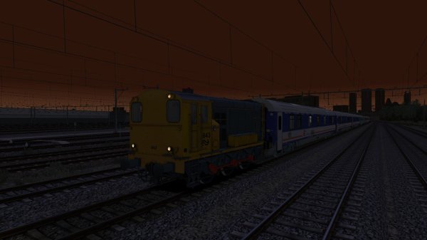 NS 600 rangeert met PKP IC rijtuigen op Binckhorst